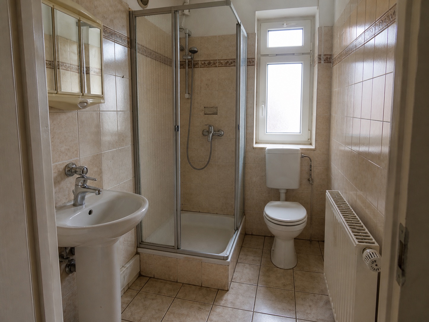 Badezimmer in Leipzig Südvorstadt vor der Sanierung